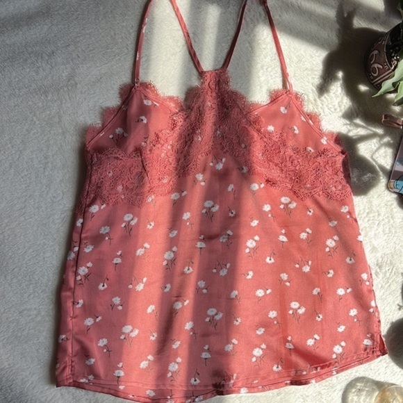 HP🏆 Womens Abercrombie & Fitch Lacey Adjustable Strap Flower Camisole Top Sm - Picture 3 of 7